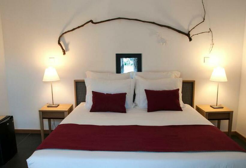 غرفة قياسية, Lousada Country