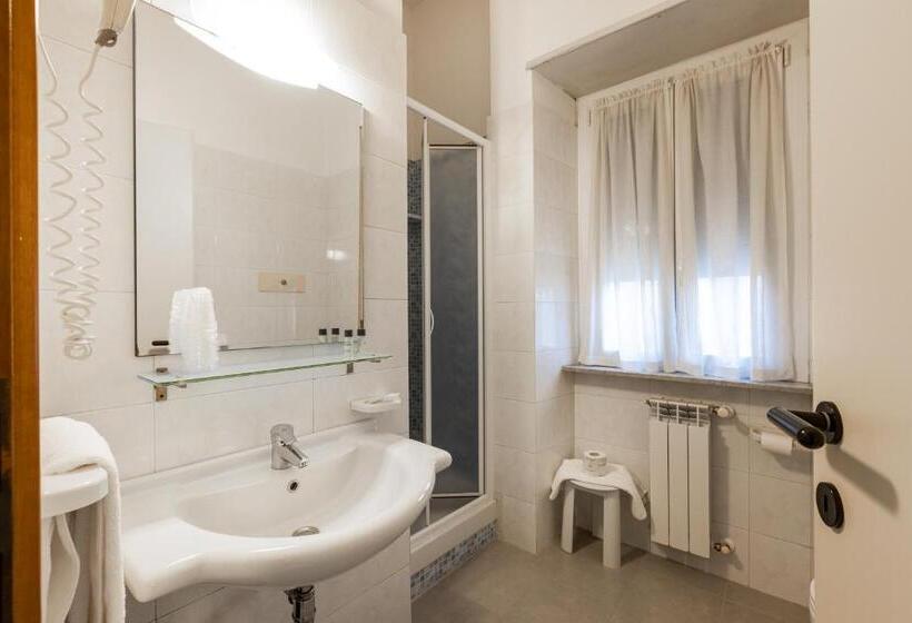 اتاق کلاسیک چهارنفره, Nuova Grosseto