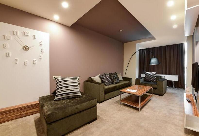 로얄 스위트, Opera Suite