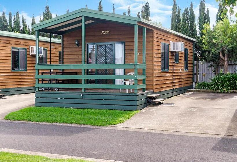 کابین, Portland Holiday Village