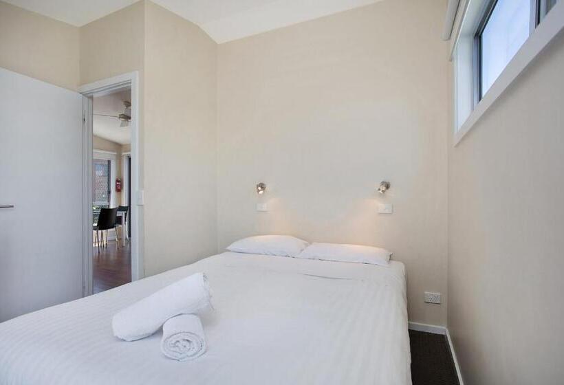 کابین, Portland Holiday Village