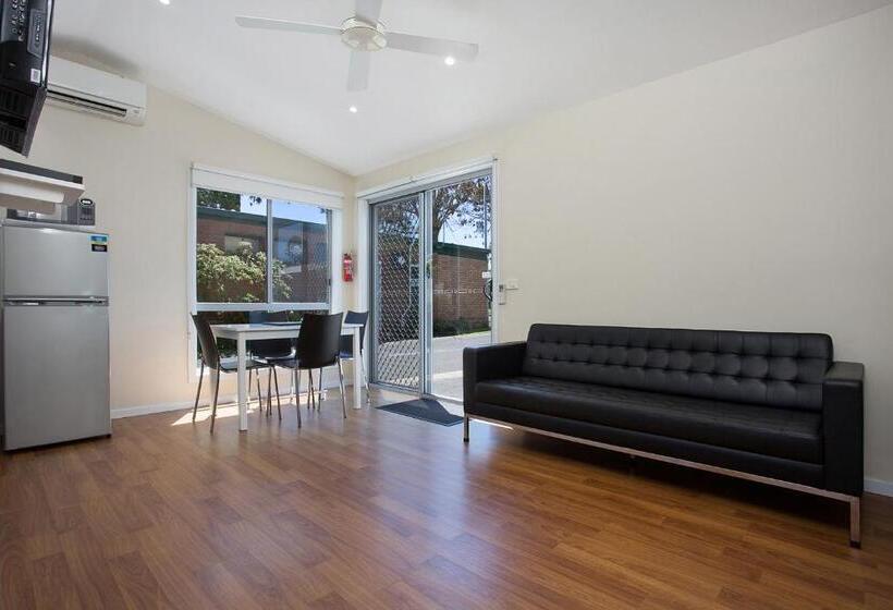 کابین, Portland Holiday Village