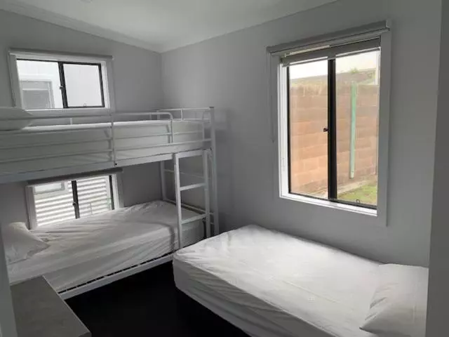 ویلای 2 خوابه, Portland Holiday Village