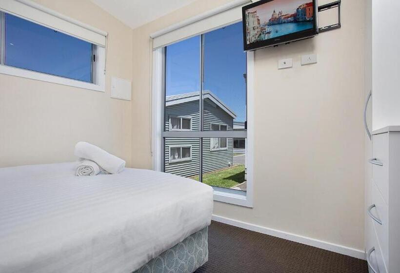 کابین, Portland Holiday Village