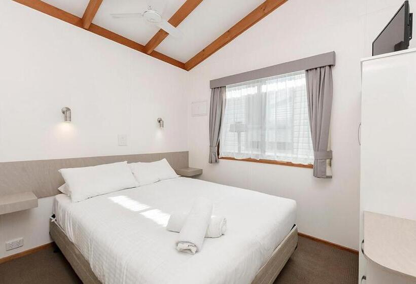 کابین, Portland Holiday Village