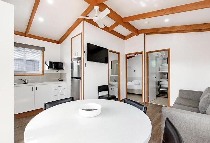 کابین, Portland Holiday Village