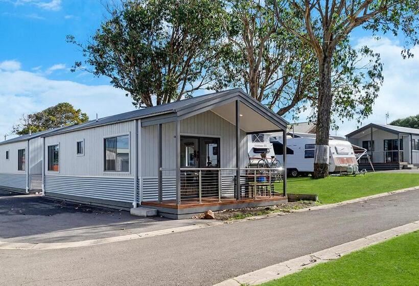 ویلای 2 خوابه, Portland Holiday Village