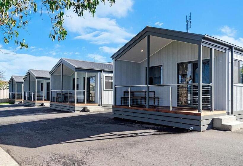 ویلای 2 خوابه, Portland Holiday Village