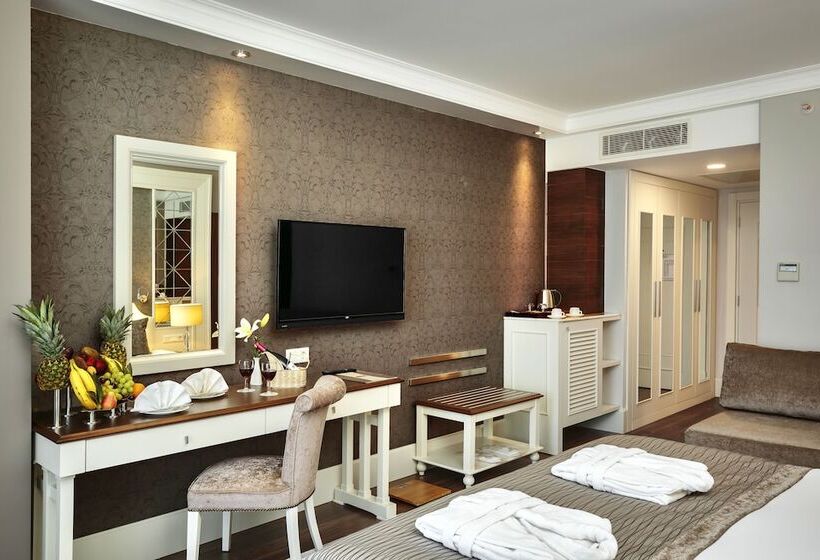 غرفة قياسية مطلّة علي البحر, Sunis Efes Royal Palace Resort & Spa