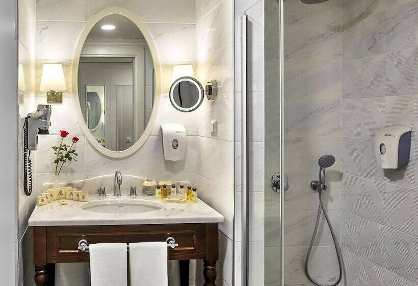 غرفة عائلية مطلّة علي الجبل, Sunis Efes Royal Palace Resort & Spa