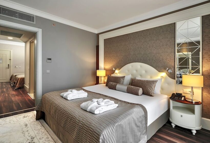 غرفة عائلية مطلّة علي الجبل, Sunis Efes Royal Palace Resort & Spa