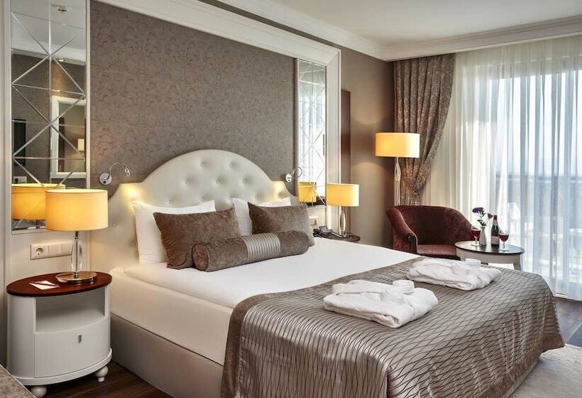 غرفة عائلية مطلّة علي البحر, Sunis Efes Royal Palace Resort & Spa
