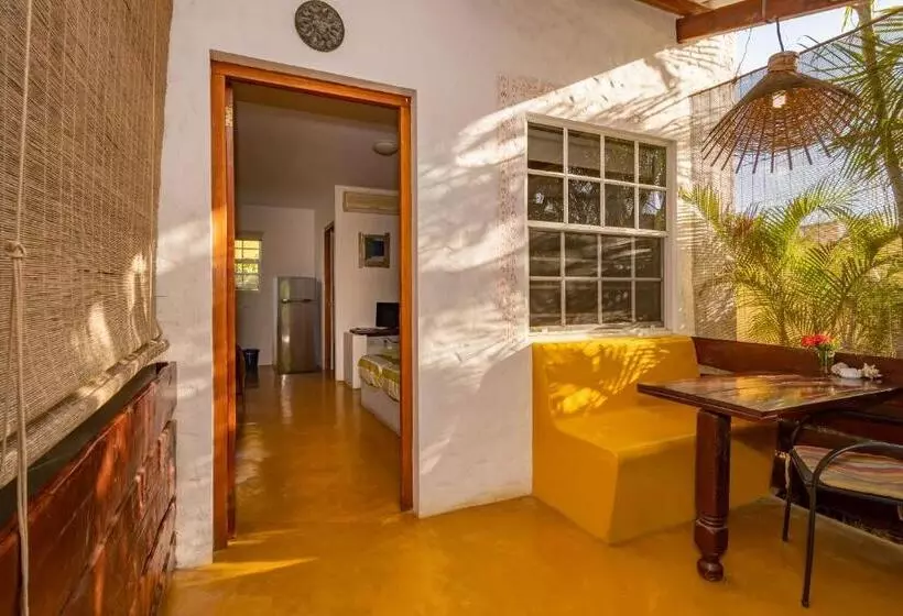 استودیوی لوکس, Dive Hut   Boutique Apartments