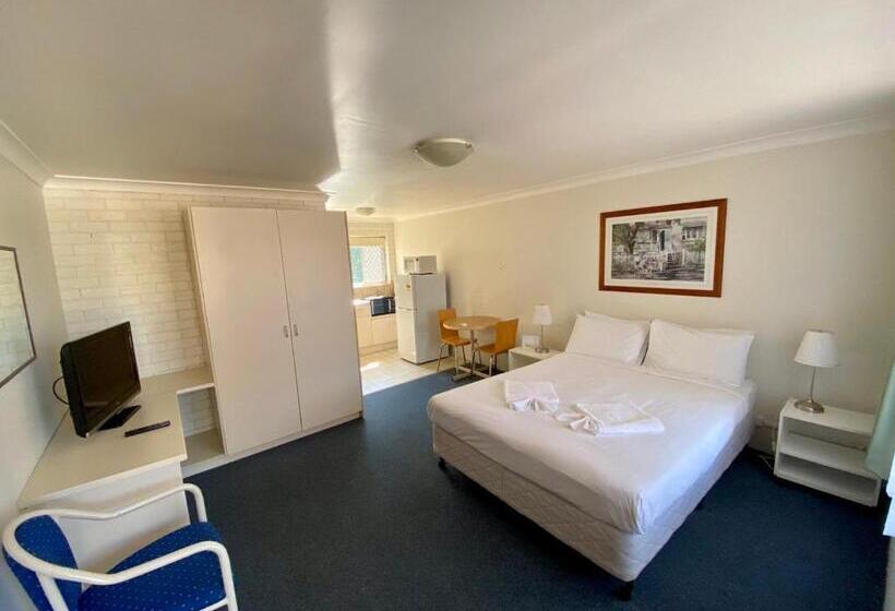 スイート, Paramount Motel