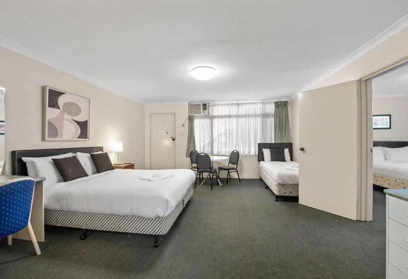 スイート(家族用), Paramount Motel