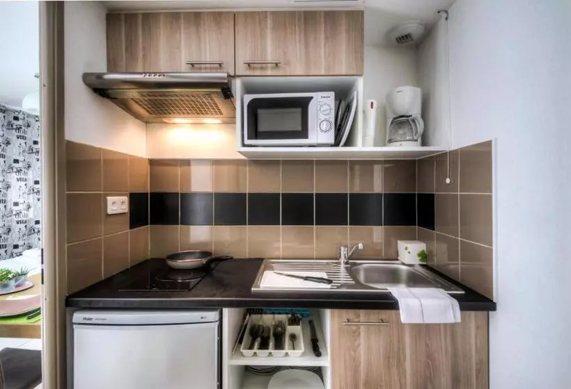 Family studio with balcony, Comfort Aparthotel Antibes Le Maestria
