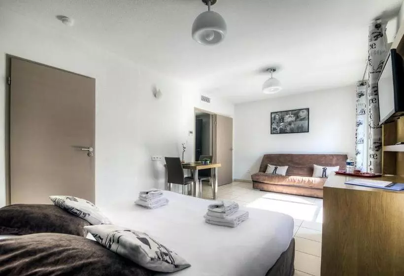 Family studio with balcony, Comfort Aparthotel Antibes Le Maestria