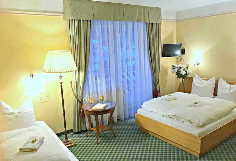 חדר סטנדרט לשלושה, Pensjonat Belvedere