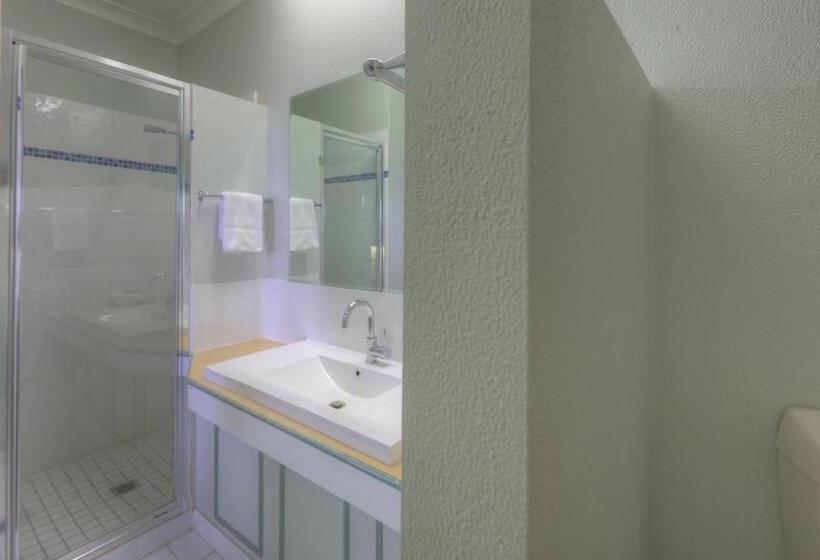 اتاق خانوادگی, Alluna Motel