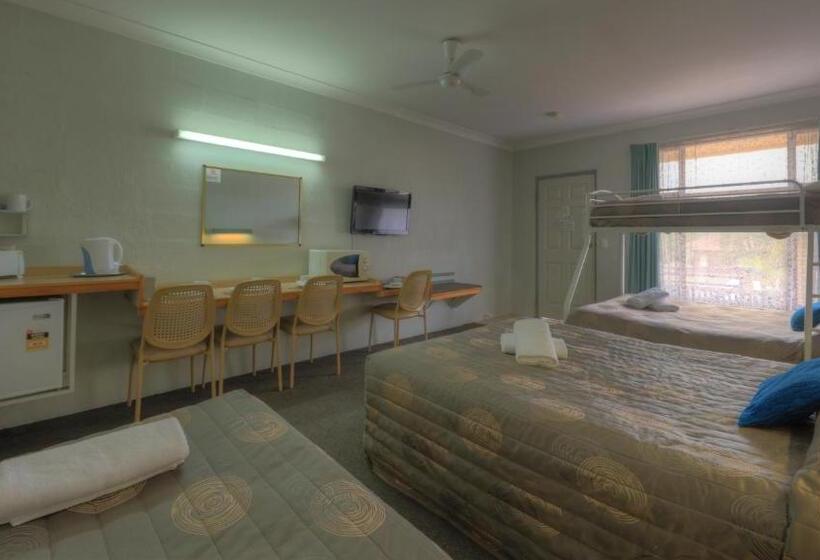 اتاق خانوادگی, Alluna Motel