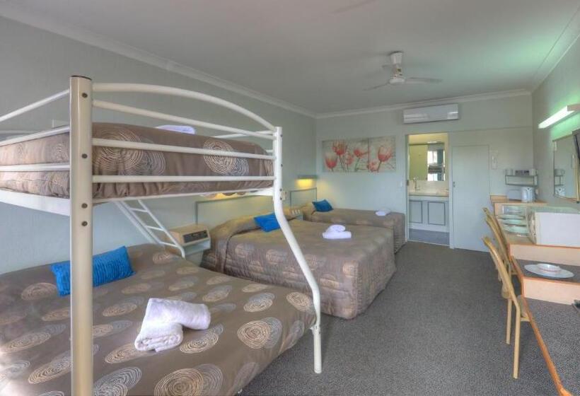 اتاق خانوادگی, Alluna Motel