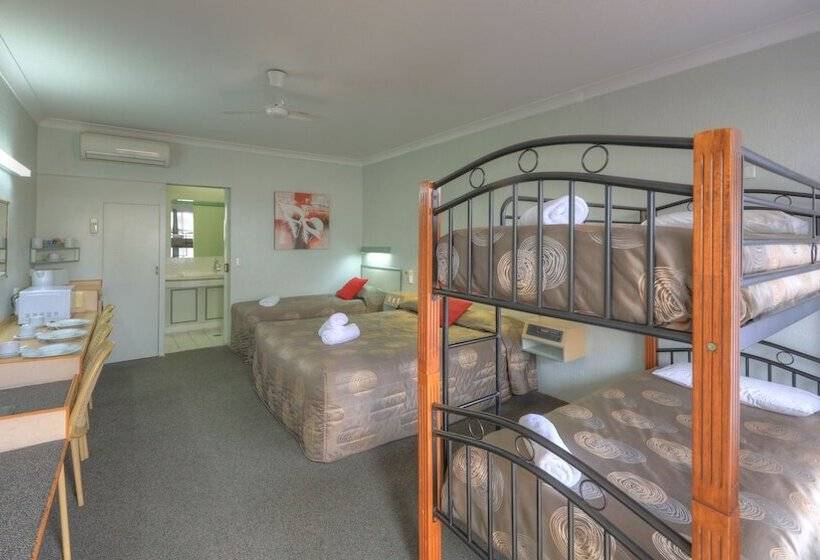 اتاق خانوادگی, Alluna Motel