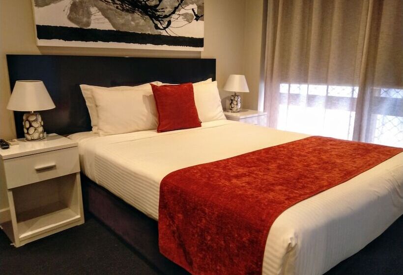 استودیوی استاندارد, Apartments On Chapman
