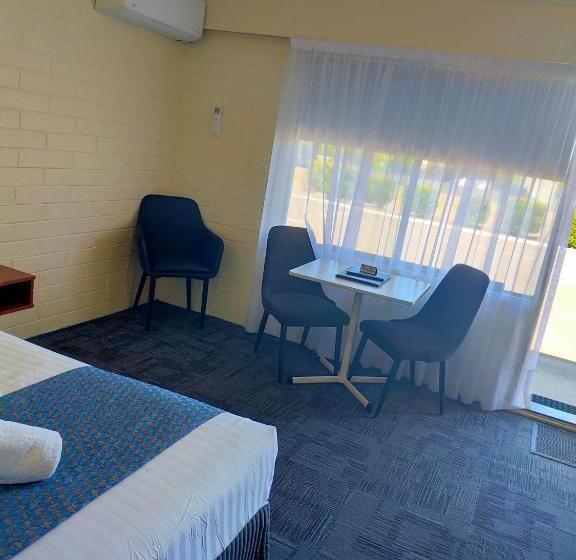 اتاق استاندارد, Bayview Motel