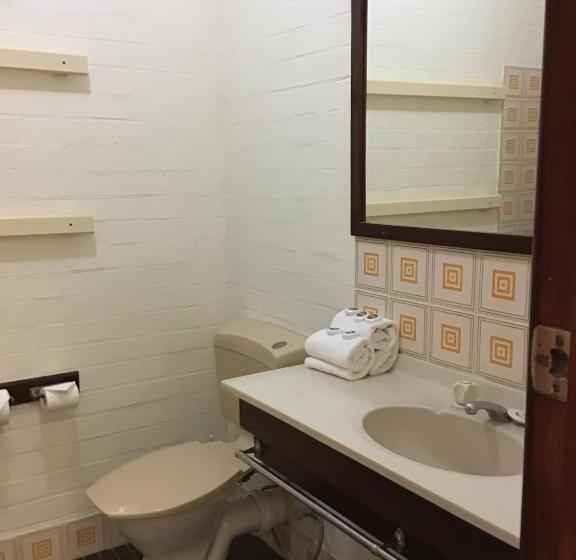 اتاق استاندارد, Bayview Motel