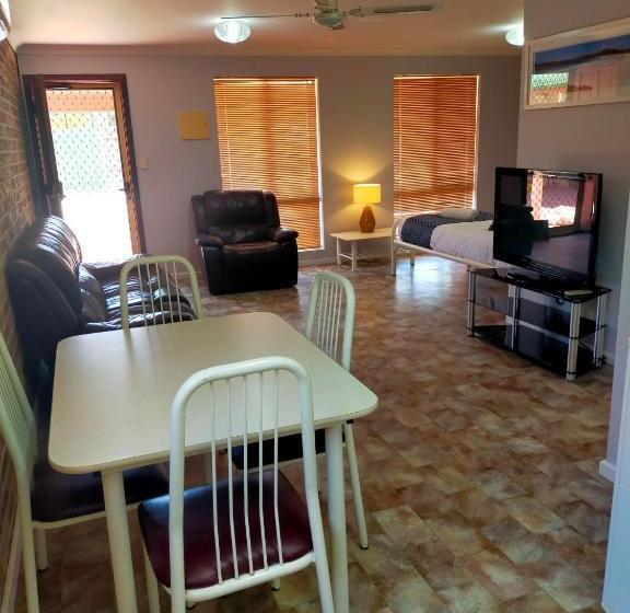 آپارتمان 1 خوابه, Bayview Motel