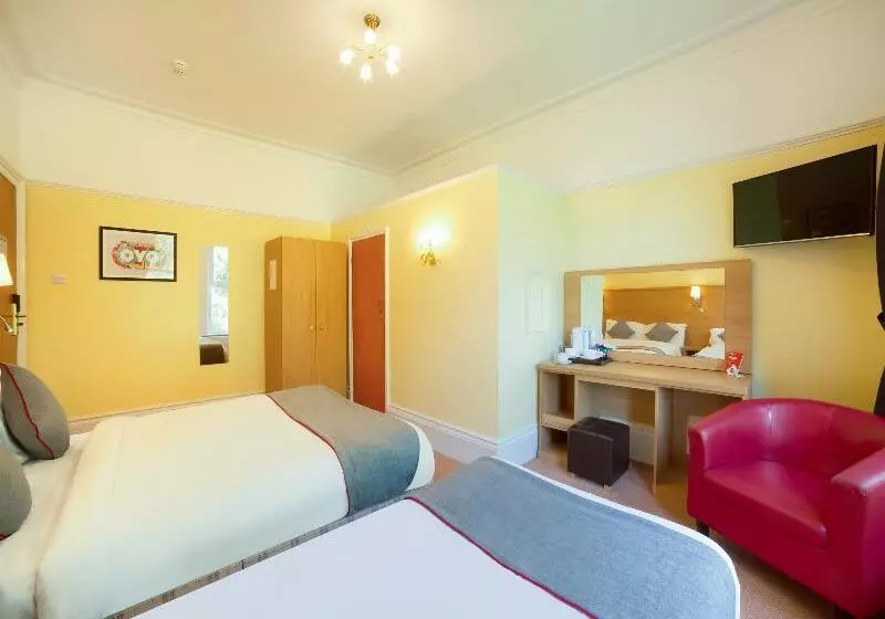 Standard Triple Room, Eagle House Hotel - Guest House