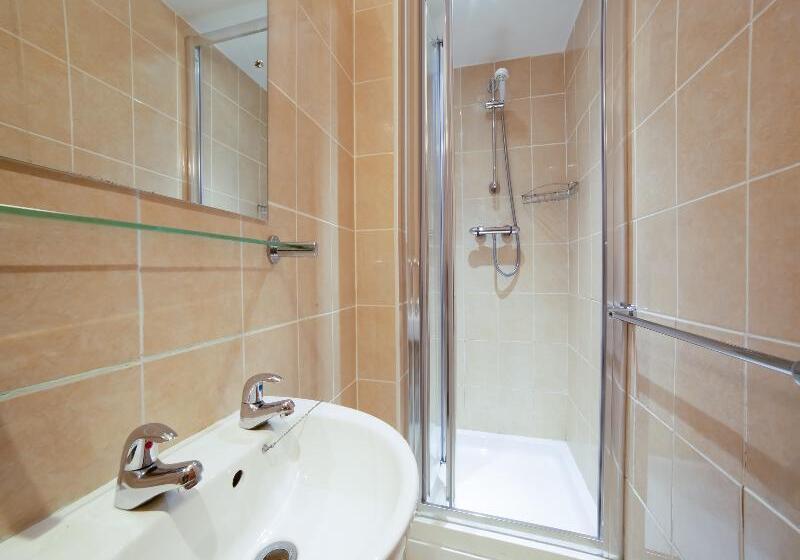 Номер Стандарт Трехместный, Eagle House Hotel - Guest House