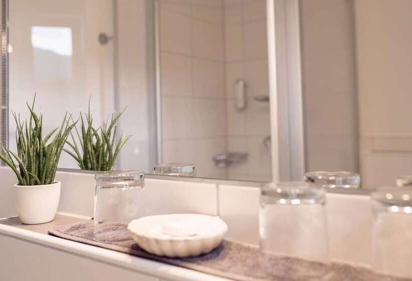 带阳台的三人标准间, Wellness Pension Am Rain