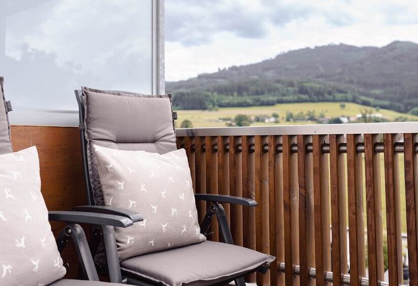 带阳台的三人标准间, Wellness Pension Am Rain