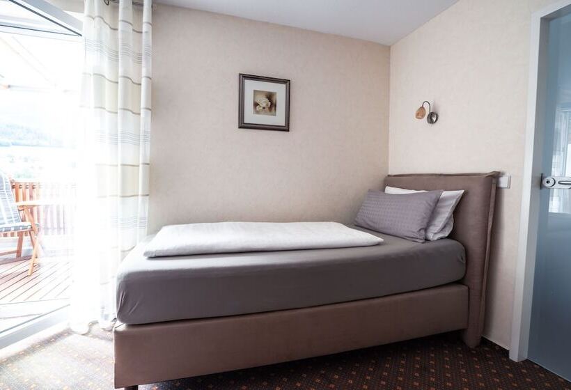 带阳台的三人标准间, Wellness Pension Am Rain