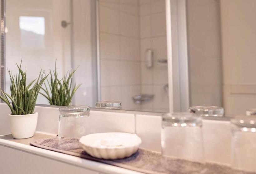 带阳台的三人标准间, Wellness Pension Am Rain