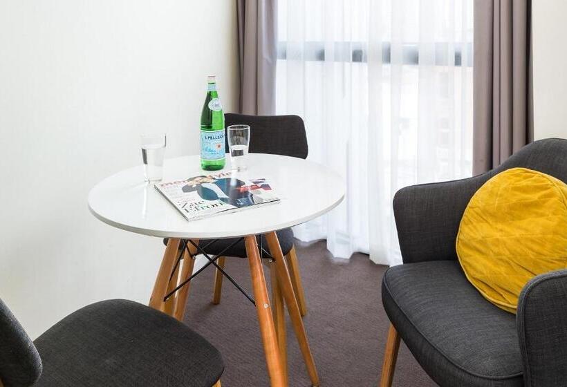شقة غرفة واحدة, City Edge North Melbourne Apartment