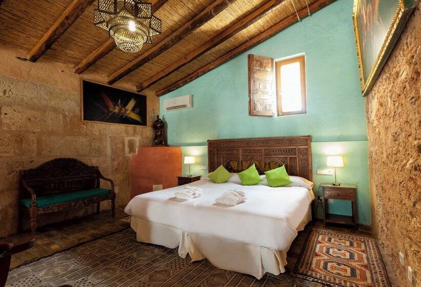 Полулюкс Повышенной Комфортности, Es Revellar Art Resort  Adults Only