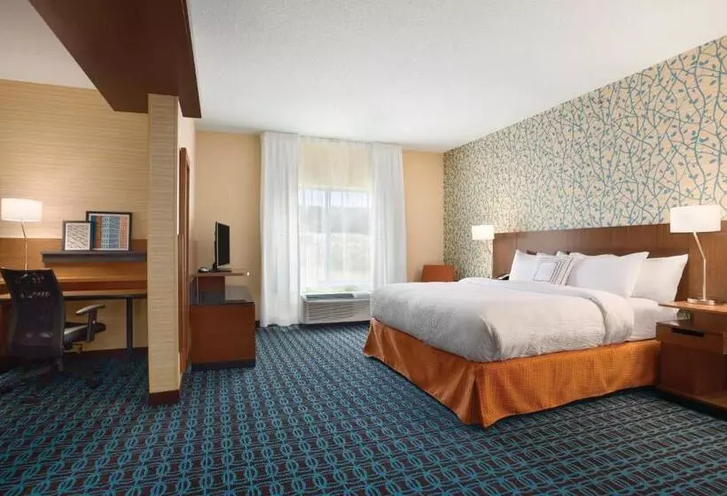 キングサイズベッドのデラックスルーム, Fairfield Inn & Suites By Marriott Bristol