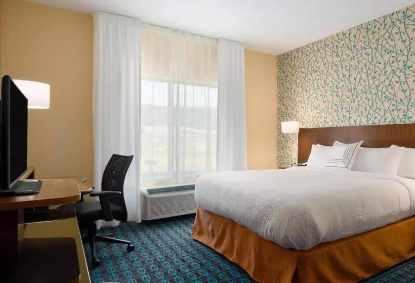 キングサイズベッドのスタンダードルーム, Fairfield Inn & Suites By Marriott Bristol