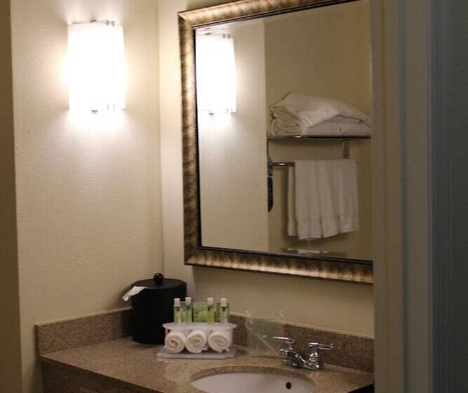 غرفة قياسية, Holiday Inn Express Defuniak Springs, An Ihg