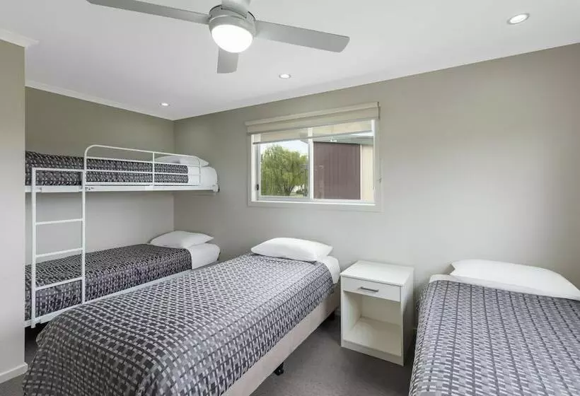 キャビン, Racv Cobram Resort