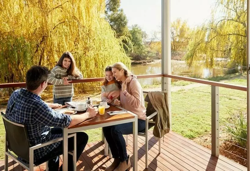 キャビン, Racv Cobram Resort