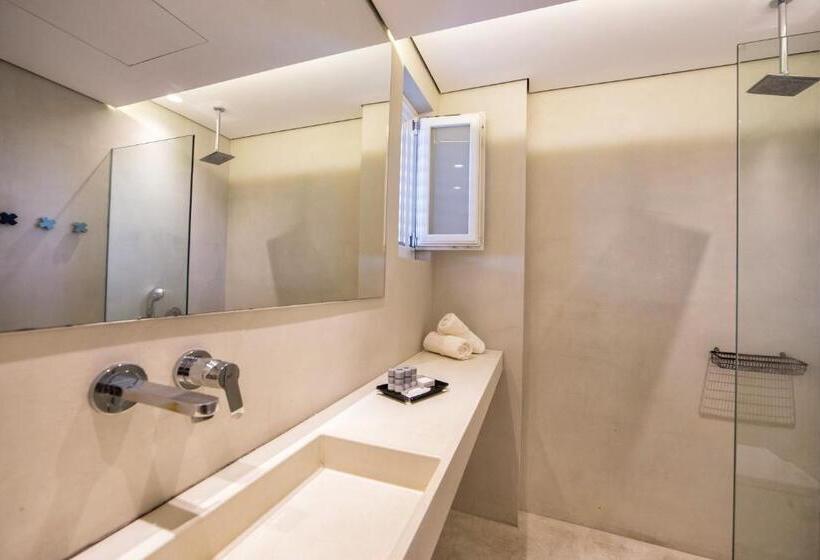 اتاق سوپریور با چشم‌انداز دریا, Relux Ios