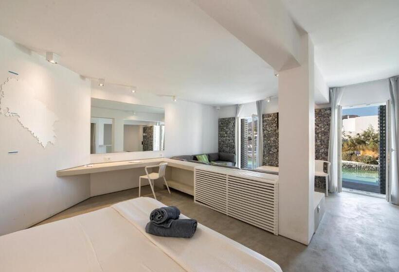 سوئیت جونیور با استخر, Relux Ios