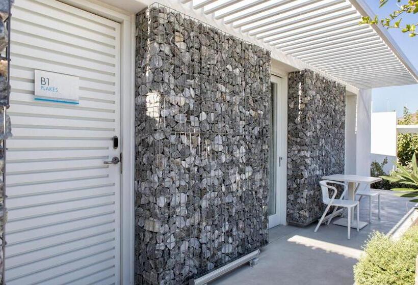 اتاق سوپریور چهار تخته, Relux Ios