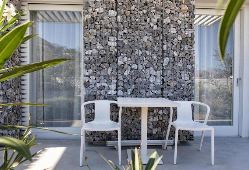 اتاق سوپریور چهار تخته, Relux Ios