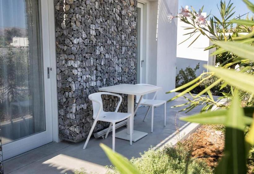 اتاق سوپریور چهار تخته, Relux Ios