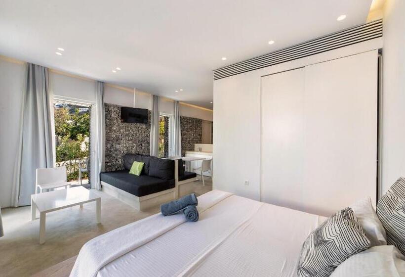 اتاق سوپریور چهار تخته, Relux Ios