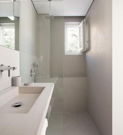 اتاق سوپریور با وان آب گرم, Relux Ios